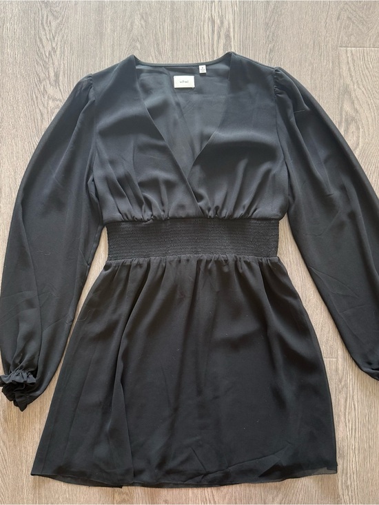 Wilfred Dresses & Skirts - Wilfred Black Long-Sleeve V-Neck Dress